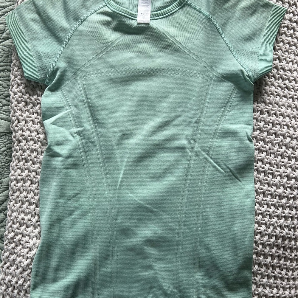 Ivivva Green Short Sleeve Tee